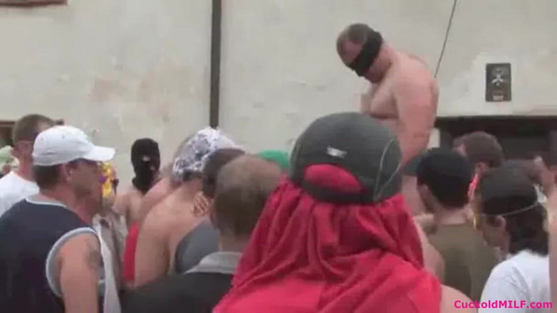 Cuckold MILF: 戴绿帽子的熟女 - 戴绿帽子的熟女我们都是关于戴绿帽子的游戏