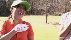 Asian porn collection: Asijská teenagerka ošukaná do chlupaté kundičky nevlastním otcem po golfu...