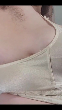 섹시한 색소폰 소리에 처진 가슴을 가지고 노는 중