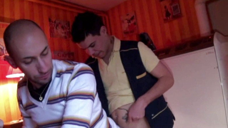 Gaybareback: Ošukal svého pošťáka doma