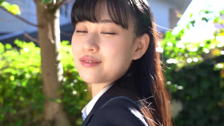 Strix: Hitomi Yoshikawa - una proclamazione nuda