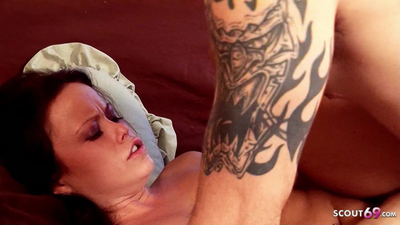 Full porn collection: Kaci si gadis remaja imut dientot sama cowok biliar kontol...