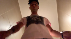 Idmir Sugary: 公衆トイレPOVであなたに小便