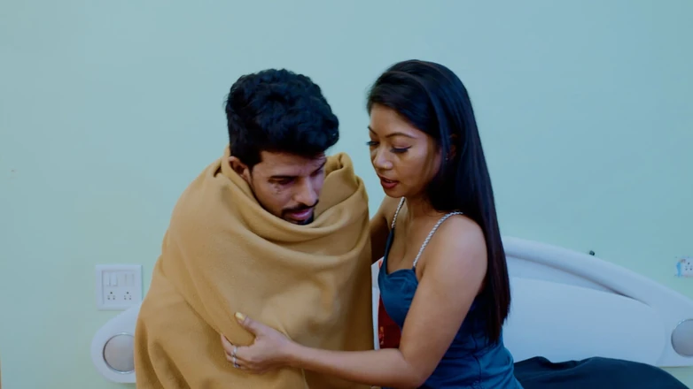 Aaka: Горячая девушка дези громко мочит, первый секс с массивным хуем