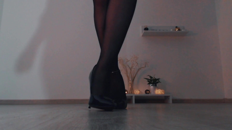 LegsOnHeels: Я знаю, вам интересно так стильные высокие каблуки в нейлоне, следуй за моими ногами на каблуках!