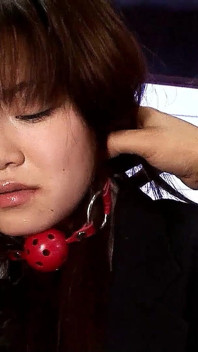 Japonská teenagerka dává sexy kouření cizinci na večírku, dokud se neudělá