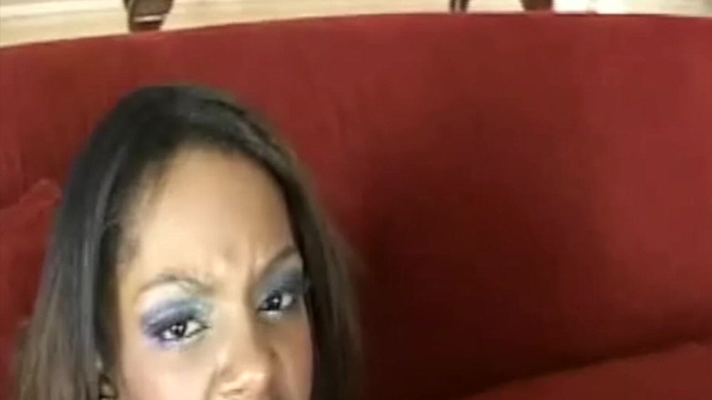 Bitch Girl Video: Děvka šukána Uin Ejune Latino Muscle a tetovaná