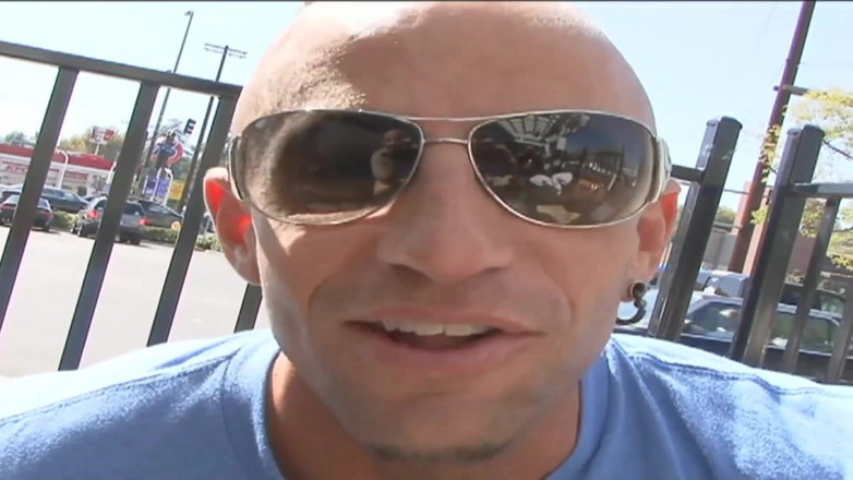 Kinky Angels: Brunetka loszka rucha się ostro w swojej ciasnej dziurze