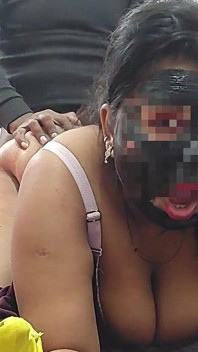 La Moglie Indiana Scopa Dopo Aver Usato La Maschera in Una Sborrata Creampie Completa