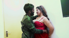 Queen star Desi: Saint-Valentin, romance spéciale, sexe hardcore