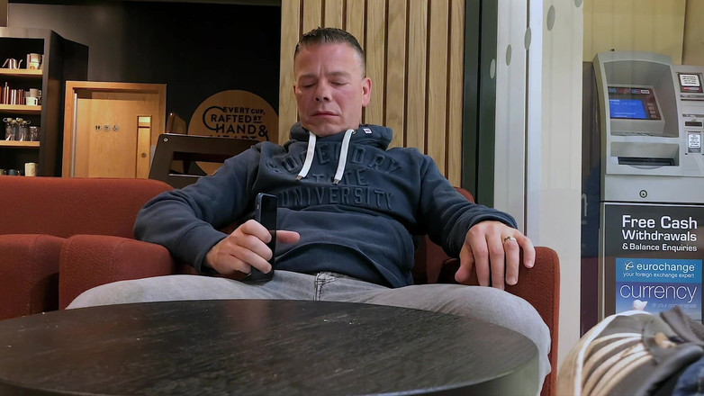 NakedFoxx: Berani Melancap Di Kedai Kopi Sibuk - Air Mani Awam Yang...