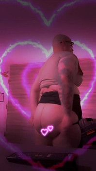 La perfetta preop trans cavalca un cazzo mostruoso