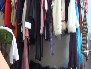 Flash Model Amateurs: Koyu saçlı genç kız güzel bir yarağı emiyor