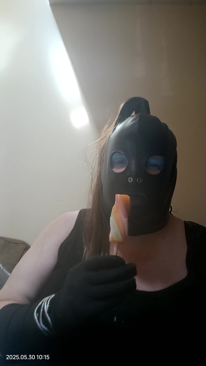 Stephanie-Nicole-TV: Sucking an Ice Lolly and Talking About a Drive in...