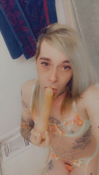 CarmenMelatonin: Sexy kočička v bikinách vás chce vykouřit