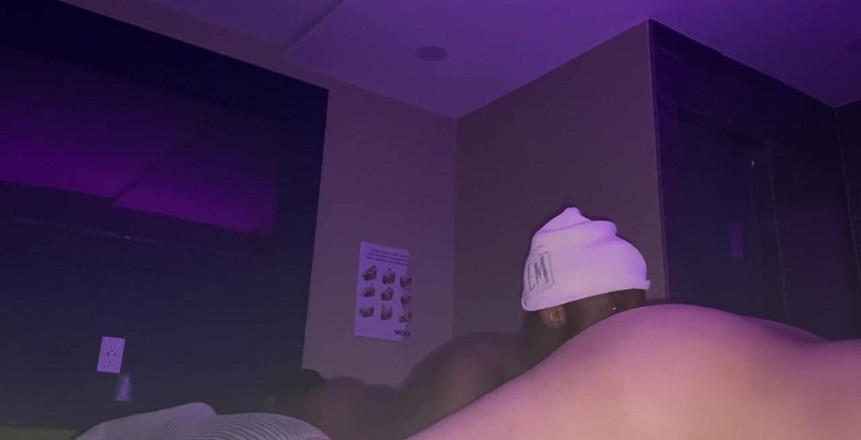 Candy Licker: 吃一个胖乎乎的粉丝的屁股