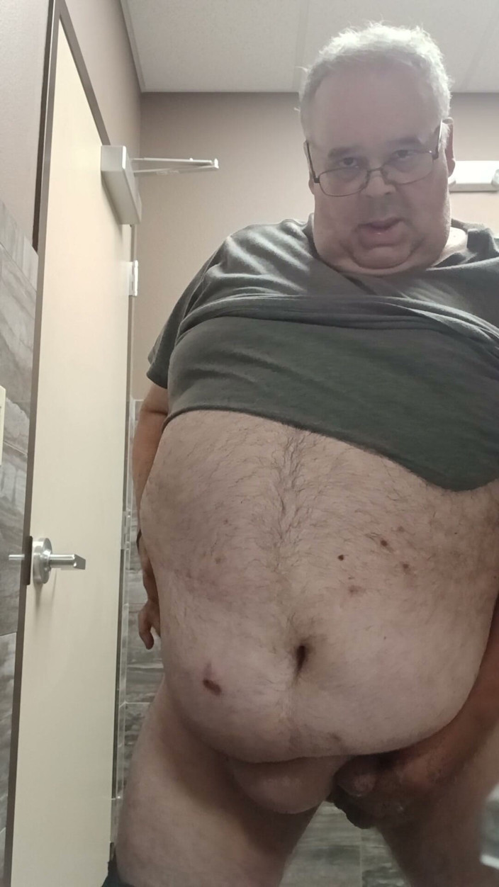 Gaydaddy2021: Jerking off in a Bathroom.