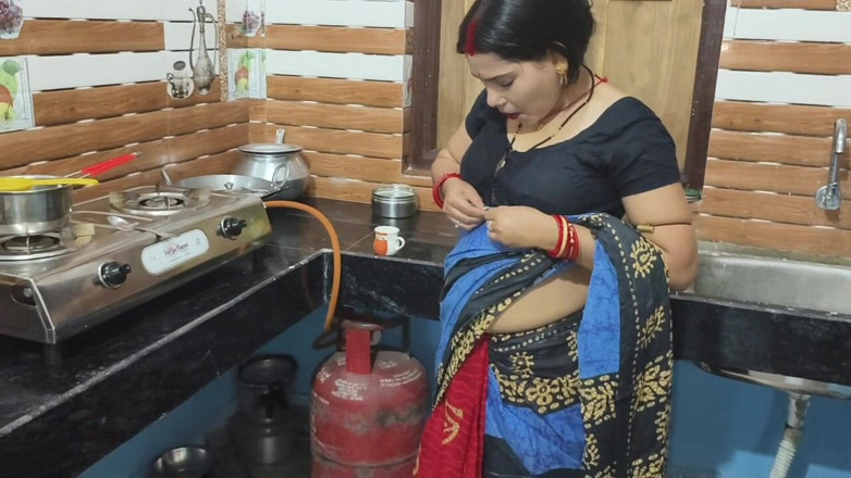 Sona bhabhi: Hot Indian MILF Maid Wife Is Seducing and Fucking Hard,...