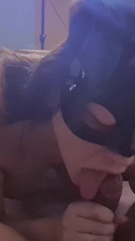 ウサギのマスクとのセックス