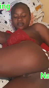 ムラムラした黒人の女の子はハードコアなファックを楽しんでいます!