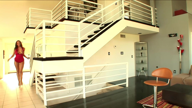 Moviestar XXX real pornos: 大屁股女郎被巨大的黑屌狠操合集