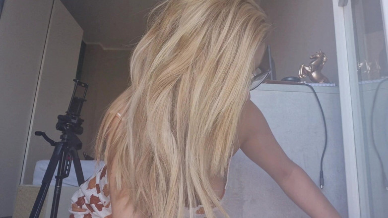Mah Santos: Naughty Blonde Showing off on the Balcony