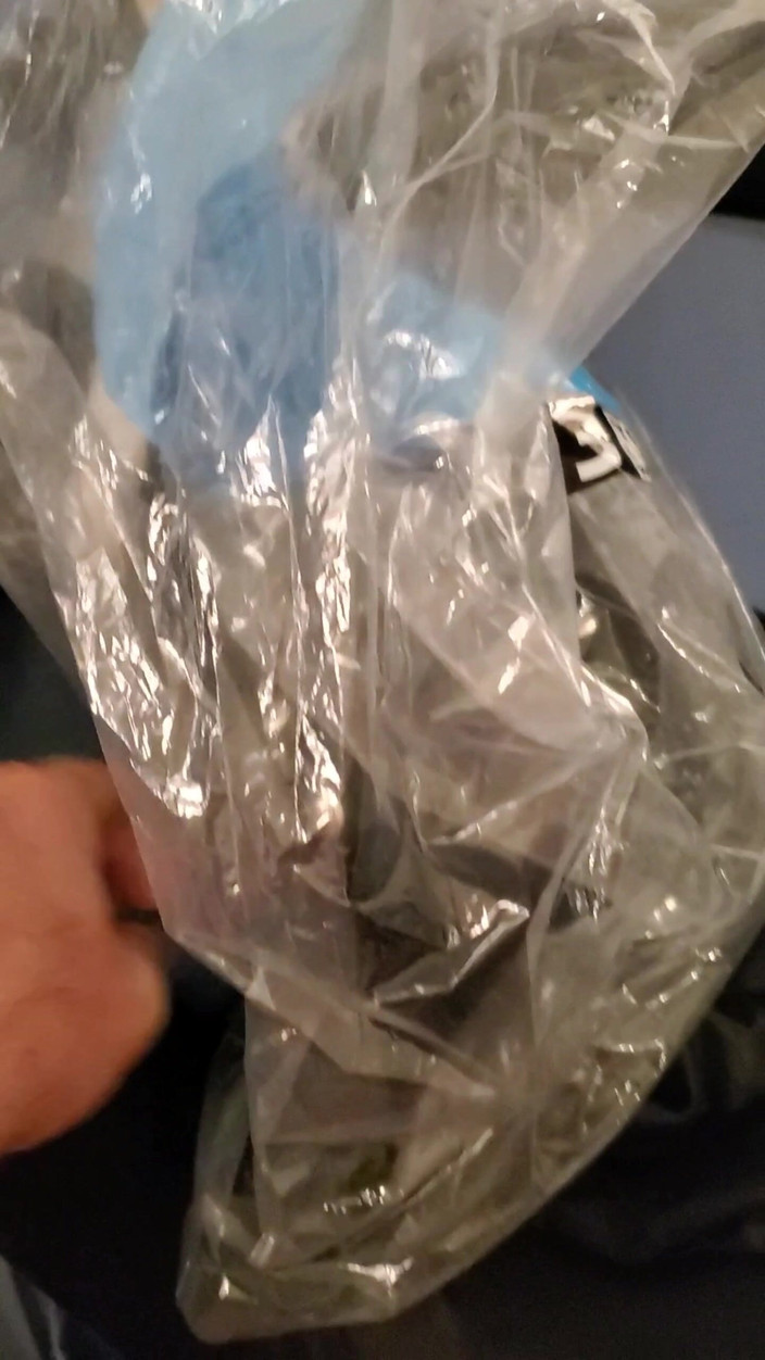 RefillMeAsYouWant: Ballgagged v kombinéze. Stříkání s plastovou kapucí