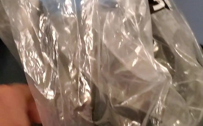 RefillMeAsYouWant: 在整体紧身连衣裤中被睾丸堵住。射在塑料罩上