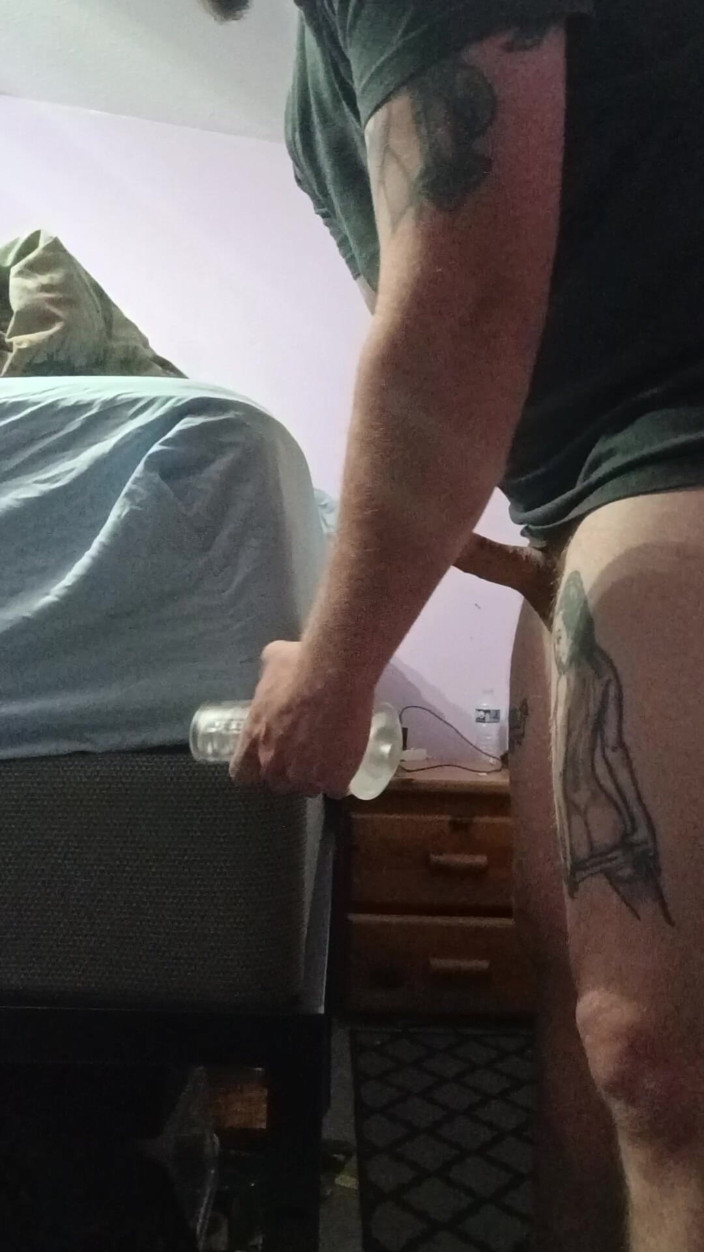 Themilkman618: Gooning bwc un letto e giocattolo max 2 di lovense sgocciolante...