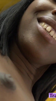 Douce petite beauté noire