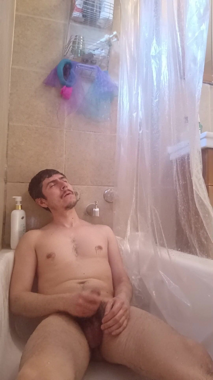 TabascoJake: Handsome Man Explodes Thick Cum in the Bathtube