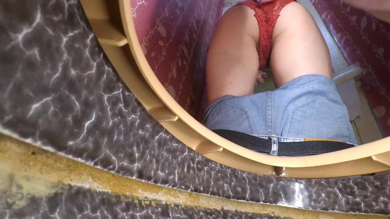 SexyFairyTale: Baby pissing in the toilet