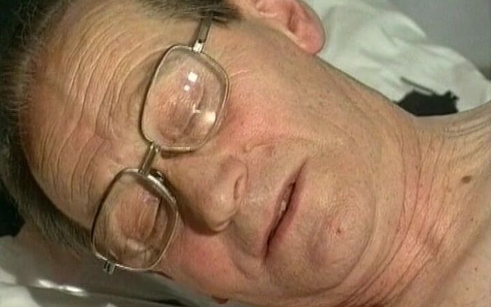 Deutscher hardcore: Aksi fisting tante seksi jerman dengan toket besar