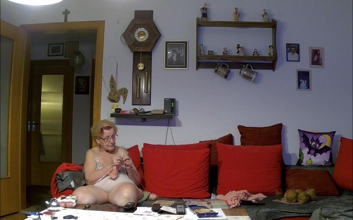 Heisseoma: Dziewiarstwo lub jebanie Co uważasz, że jest lepsze? Proszę o komentarze!