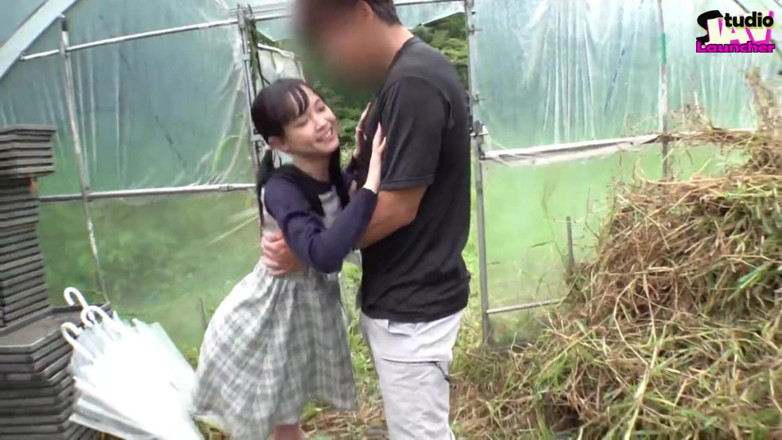 Studio JAV Launcher: ¿Alguna vez has visto una pequeña belleza perderse en un...