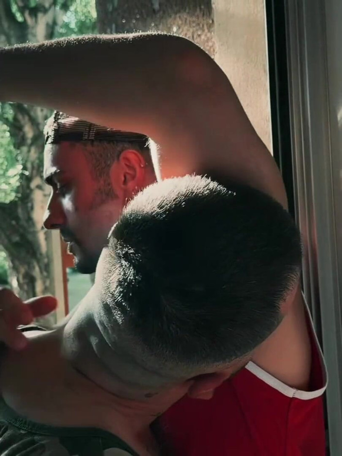 EliasXXXmv: Histoire d’une aisselle