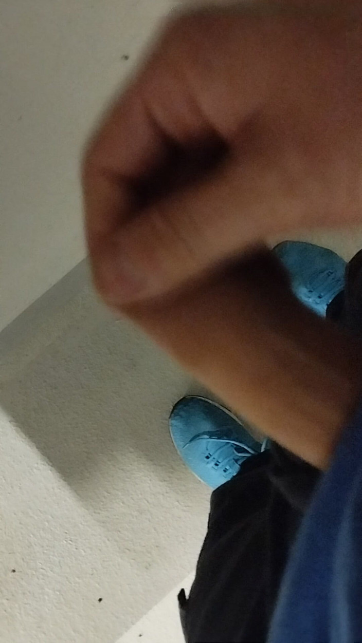 Bayer911: Bardzo ryzykowna masturbacja i sperma w garażu.