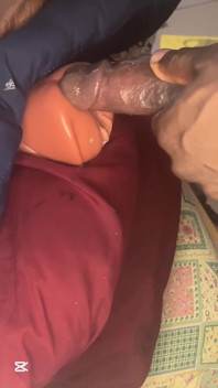 Mira a papá en la calle profunda este coño de juguete - parte 2