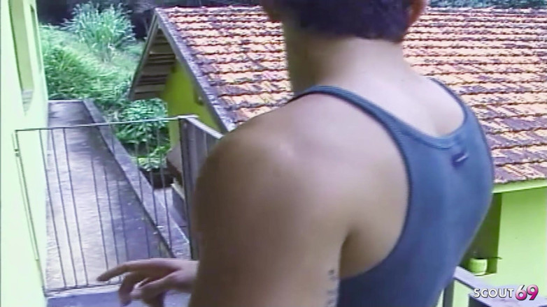 Shemale TS Collection: Blonďatá Shemale na dovolené análně ošukaná k orgasmu velkým čůrákem latinoameričanem