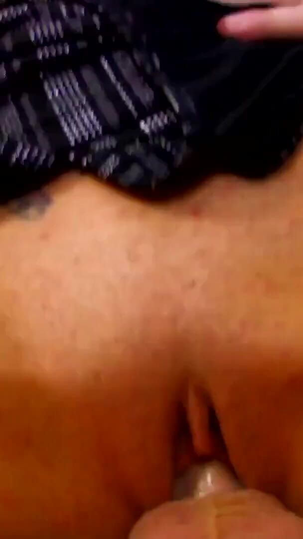 Milf taboo: La cougar est une grosse salope avec deux petits seins...