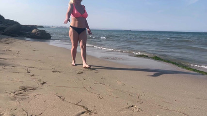 Putarankahotmilf: Yoga in spiaggia termina con squirt multipli in spiaggia