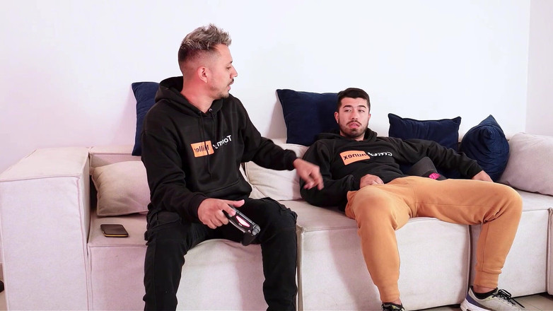 NATISMIAM: Sexe avec les amis de mon beau-père dans le quartier