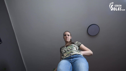 Czech Soles - foot fetish content: diggaj devi ke bare pairon ke niche kuchal diya gaya
