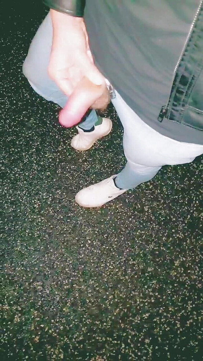 Slutboyben: 트럭 정류장에서 노출된 Slutboyben Cam4 얼음