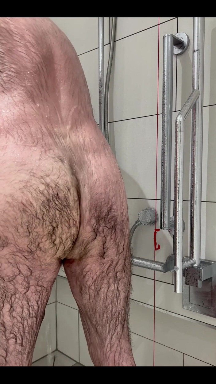 Djdavexxx: Товстий член і волохата дупа в душі