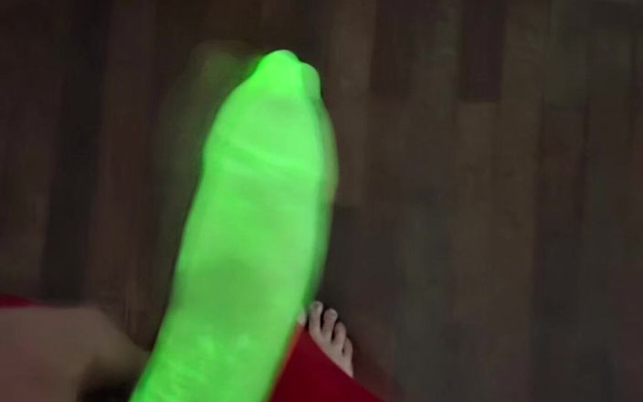 Lkdick8: Фото з презерватива neon