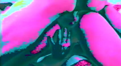 Tight little babes: Dua gadis remaja hot dengan puting merah muda ini lagi...