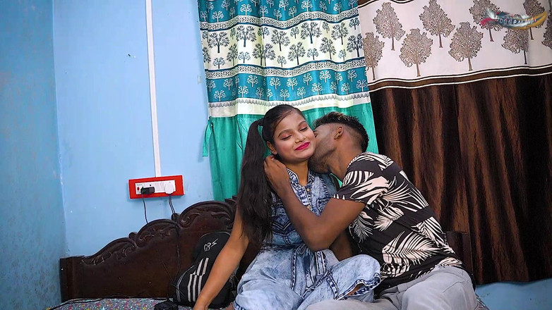 Desi Bold Movies: Sinh viên Ấn Độ còn trinh đụ mạnh với giáo viên của cô ấy...