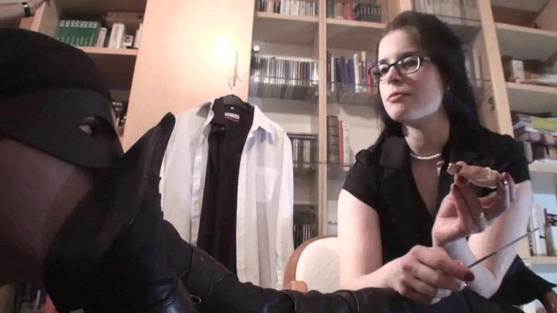 Femdom Austria: Mistress and her slave having a lunch