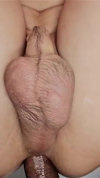 Sexy Trans nováček Gigi Ravine Miluje obrovské péro a creampie